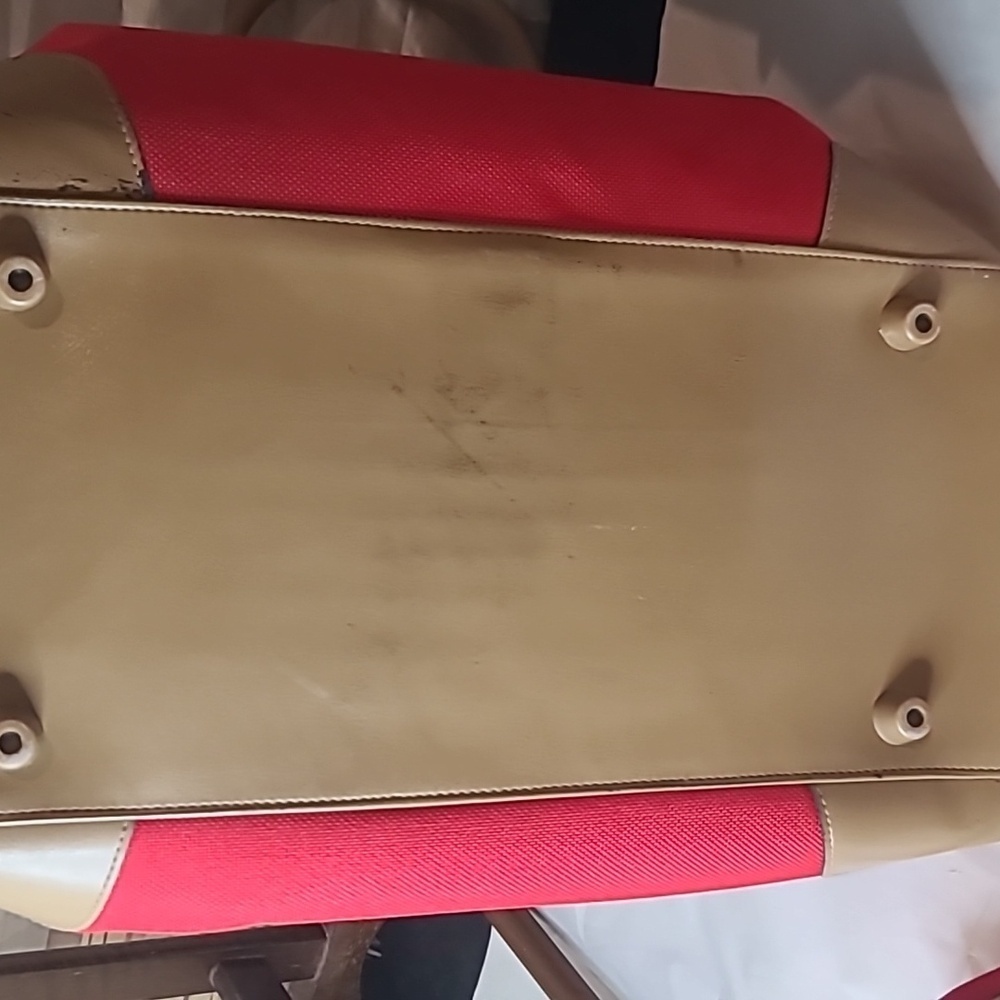 Diane von Furstenberg travel bag. - Picture 6 of 11